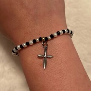 Hand beaded cross bracelet 🖤🤍